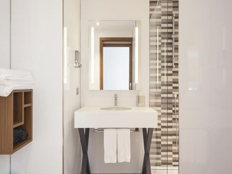 Hampton By Hilton Kocaeli Symbol Hotel Ngoại thất bức ảnh